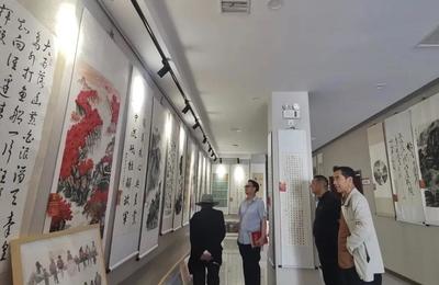 翰墨頌華章，丹青繪新篇——鳳縣慶祝新中國(guó)成立75周年優(yōu)秀美術(shù)書(shū)法作品展盛大啟幕